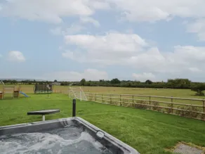 Hallgarth Farm Holiday Lodge - Image 3