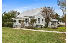 Round Top charm w/POOL and outdoor dining - Image 2