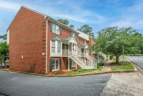 Five Points Dawg Crib On Campus - Image 3