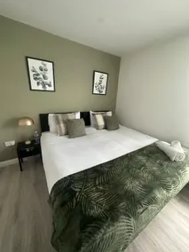 DLuxe Living Estates – Spacious 4BR Aylesbury Home - Image 2