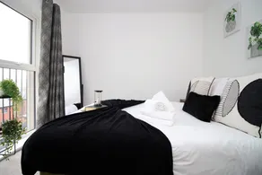 Cohost Partners Stylish 2BR Retreat Free Parking - Image 4
