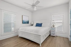 Spectacular 3br 4ba w/ Private Pool, 2 Min Walk to Beach - Sleeps 15! - Image 5