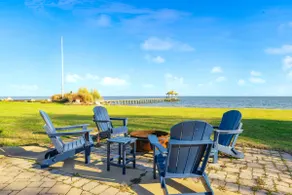 Bay Estate | Private Pier, Views, Main+Guest House - Image 3