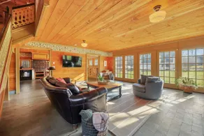 Elegant Mountain View Retreat By Evergreen Home - Image 4