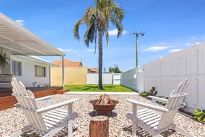 Fairbairn Family Beach Bungalow - Image 5