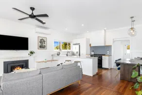 Fairbairn Family Beach Bungalow - Image 4