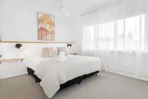 Fairbairn Family Beach Bungalow - Image 3