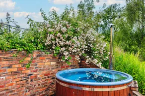 Maison avec barbecue, jacuzzi et terrasse - Image 5