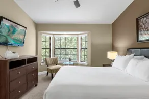 4BR Kid-Friendly Townhome | Olympic length Pool & - Image 2
