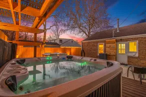Relaxing Spot with Zen Garden & Year-Round Hot Tub - Image 2