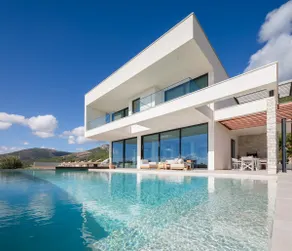 Weiträumige Villa mit Pool, Grill und Garten | Poolblick - Image 5