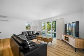 The Deck House - Anglesea - Image 2