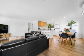 The Deck House - Anglesea - Image 3