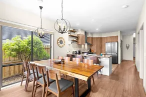 Seaside Retreat - Steps from Surf and Cafes - Image 2