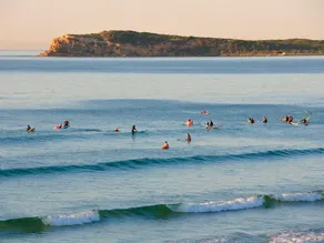 Seaside Retreat - Steps from Surf and Cafes - Image 5