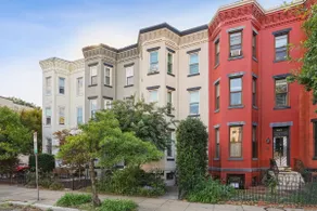 The Best of Dupont With Parking and Outdoor Space - Image 4