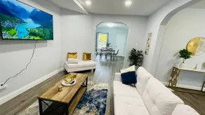 Fun Modern 4 beds Single Family Plus Game Room - Image 2