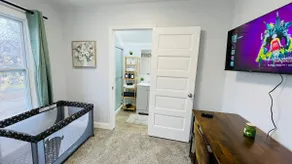 Fun Modern 4 beds Single Family Plus Game Room - Image 5