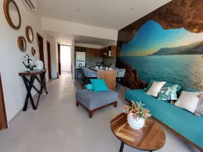 Great location with a roof garden and pool - Image 2
