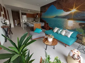 Great location with a roof garden and pool - Image 3