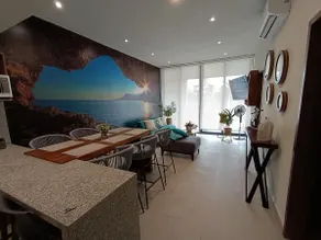 Great location with a roof garden and pool - Image 5