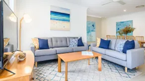 Walk to Beach/Shops+ pet friendly - Image 3