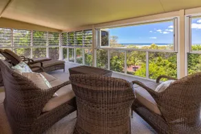 Coastal Cove + stunning views + pool table + lake - Image 2