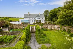 Little Redlap – Grand Coastal Estate with Sea View - Image 5