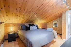 Bohôme, wooden chalet, river front - Image 5