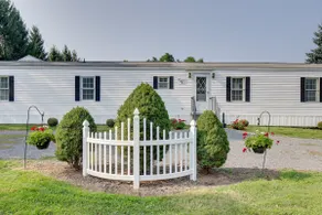 Quaint Lakemont Retreat: 1 Mi to Seneca Lake! - Image 2