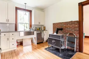 Cozy Studio in Downtown Freeport - Image 5