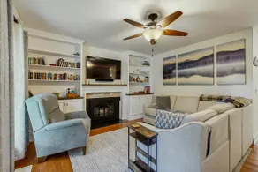Cozy custom-furnished home with yard, firepit, chi - Image 2