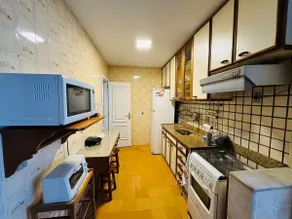 Downtown apartment with parking space - Image 5