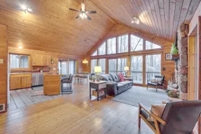 Cozy Wisconsin Cabin w/ Deck, Kayaks & Lake Views! - Image 4