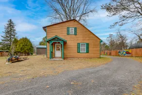 Charming + Cozy Cabin Near Lake Champlain! - Image 2