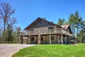 7 bdrm retreat with a hot tub & fire pit - Image 2