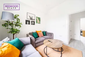 Spacious Apartment | Pet-Friendly, FREE WiFi - Image 2
