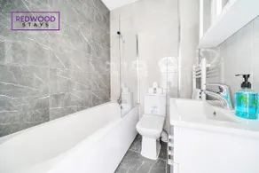 Spacious Apartment | Pet-Friendly, FREE WiFi - Image 5
