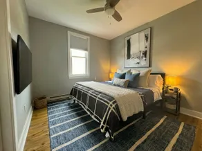 Stylish Retreat with King Bed & Fast WiFi - Image 3