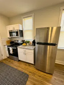 Stylish Retreat with King Bed & Fast WiFi - Image 2