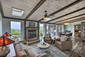 Bay View Retreat: Pet-Friendly Home w/Expansive De - Image 2