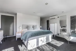 Taonga with panoramic sea views  - Image 3