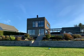 4BR Grand Villa with Garden - Image 3