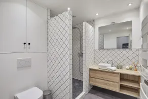 Superb Apartment Center of Paris - Image 4