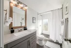 Columbus Getaway! Stylish Apartment! - Image 4