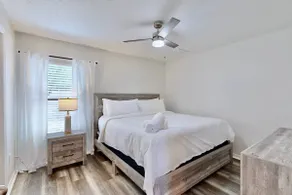 Modern Brooksville Retreat w/ Private Backyard - Image 3