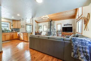 Family-friendly Truckee Cabin in Tahoe Donner! - Image 5