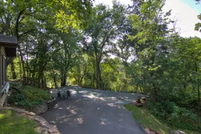 Oversized 3bd, 1.5 Ba. 3 acres, Creek access. - Image 4