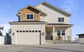 Beautiful Lakefront Home with Heated Pool and Spa - Image 3