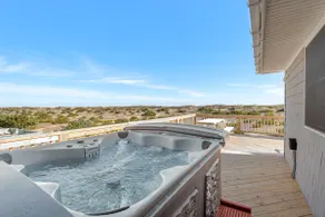 Sandpiper: Oceanfront | Hot Tub | Rooftop Deck - Image 5